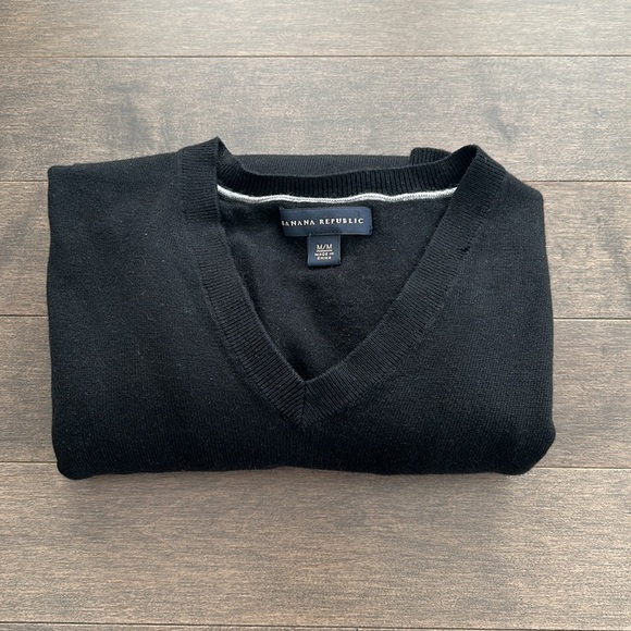 BANANA REPUBLIC Men’s Black Cashmere Wool Lightweight Pullover V-Neck Sweater - Picture 3 of 9